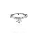 La féminité Ring with Colorless Diamonds