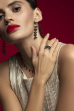 High Jewelry Gold Ring with Coating, Colorless and Black Diamonds - Image 2