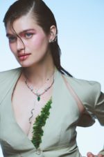 So Posh Necklace with Three Snakes and Chains with Ural Emeralds and Diamonds - Image 3