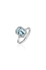 La féminité Aquamarine and Diamond Ring