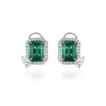 La féminité Zambian Emerald and Diamond Stud Earrings