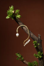 Lis des Vallées Ear Cuff with Pearl and Diamonds - Image 2