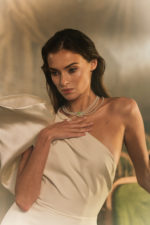 High Jewelry Opal and Tsavorite Choker - Image 2