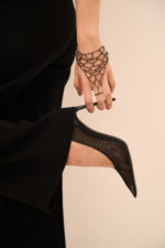 High Jewelry Black Diamond Hand Bracelet - Image 2