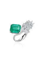 High Jewelry Ring with Paraiba Tourmaline, Emerald and Diamonds - Image 2